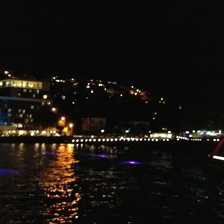 Beachfront Tatil Evi *